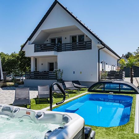 Balatonic Lime Apartmanhaz Siofok Exterior photo